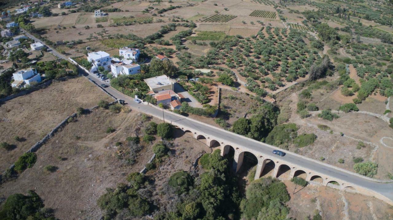 Theofilos Appartements Livadi (Kythira) Exterior foto